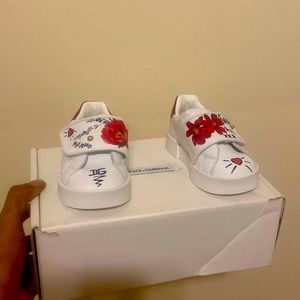 New only worn once to take a picture